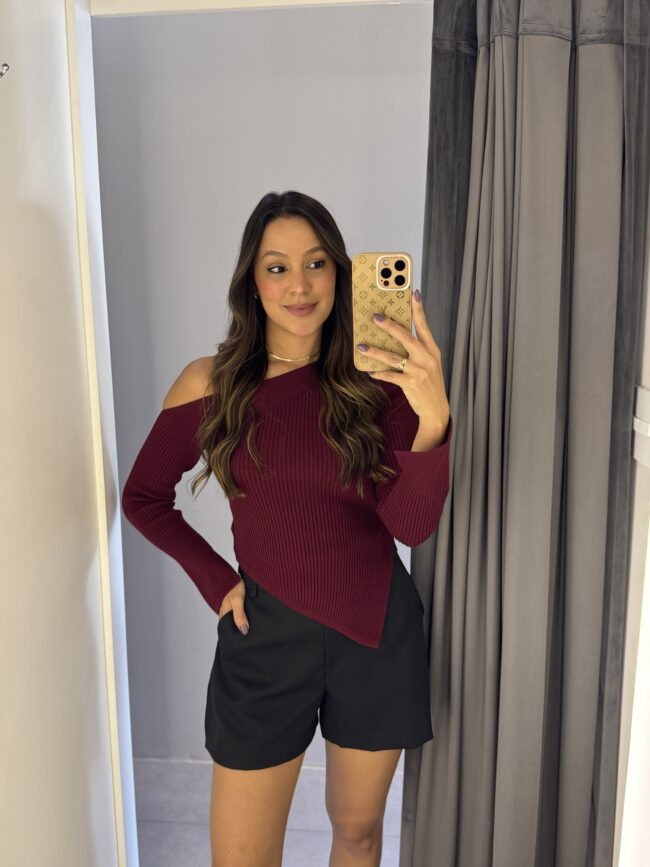 Blusa Tricô Assimetrica